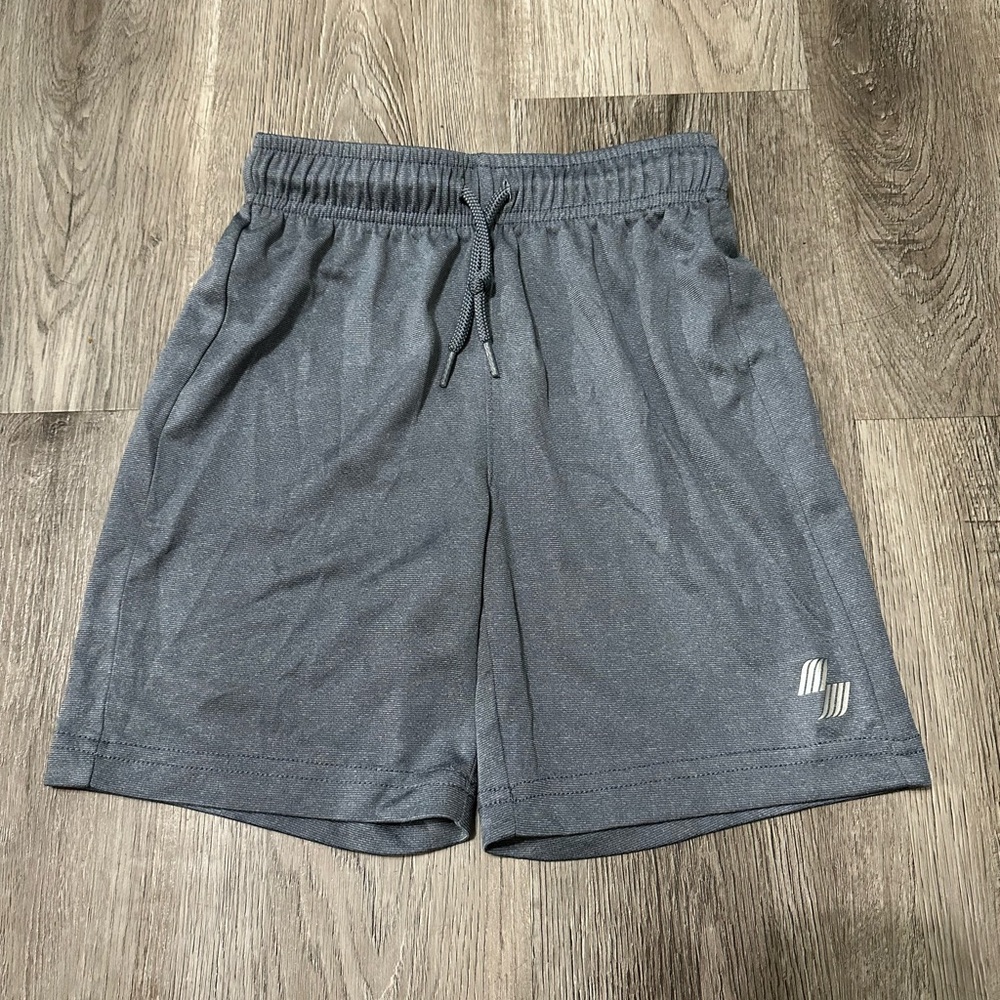 Place Sport Light Gray Performance Shorts size 5/6
